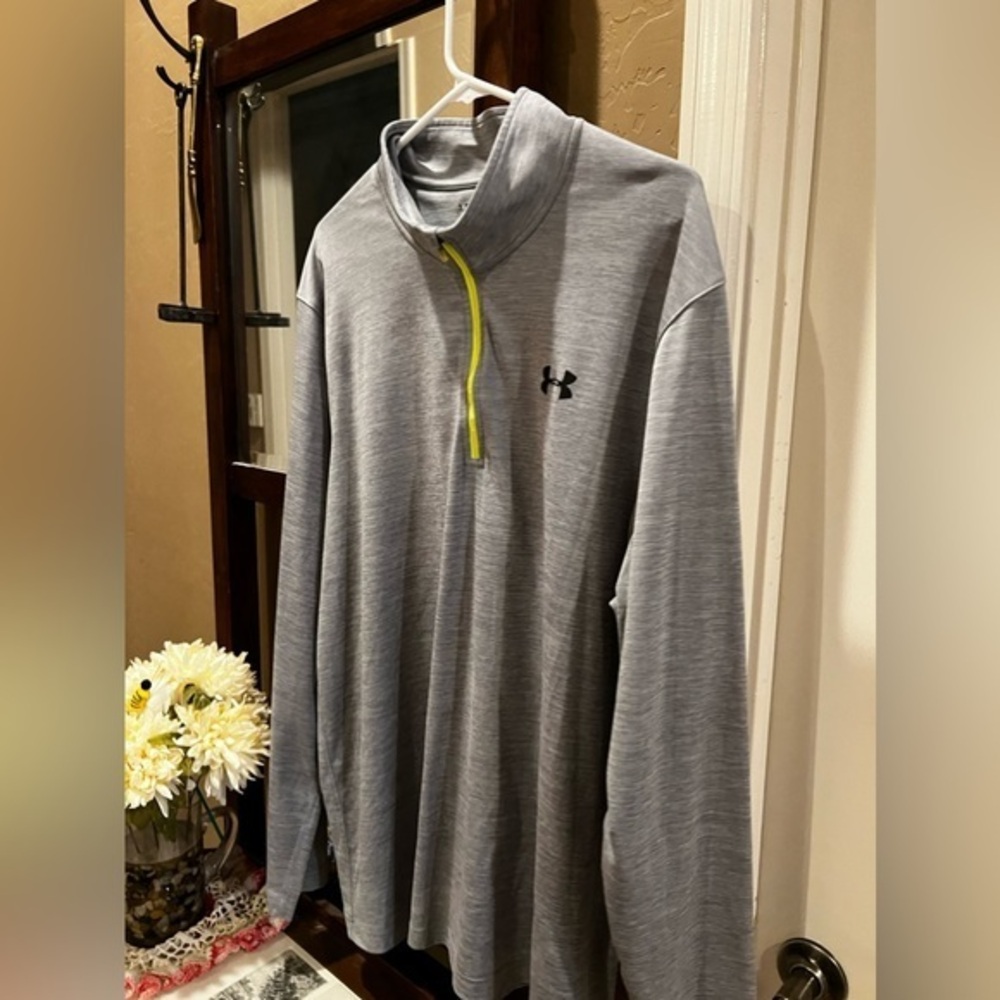 Under Armour All Season Gear Fitted 1/2 Zip Running Pullover (Men's XXL) Gray